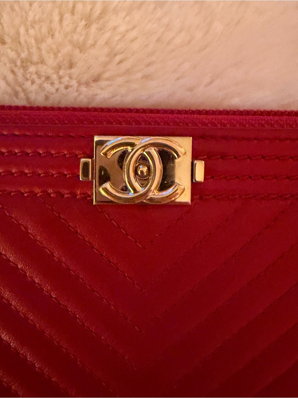 CHANEL Red Chevron Quilted Zip Wallet with Gold Logo COA - Picture 2 of 14